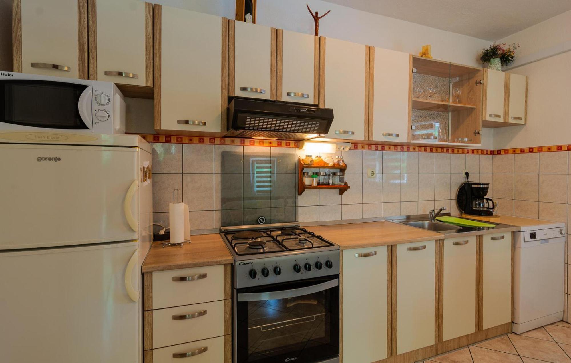 Cozy Home In Podaspilje With Kitchen Svinišće Kültér fotó